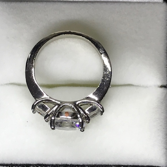 Charming Charlie faux diamond ring Size 6 - Picture 4 of 6
